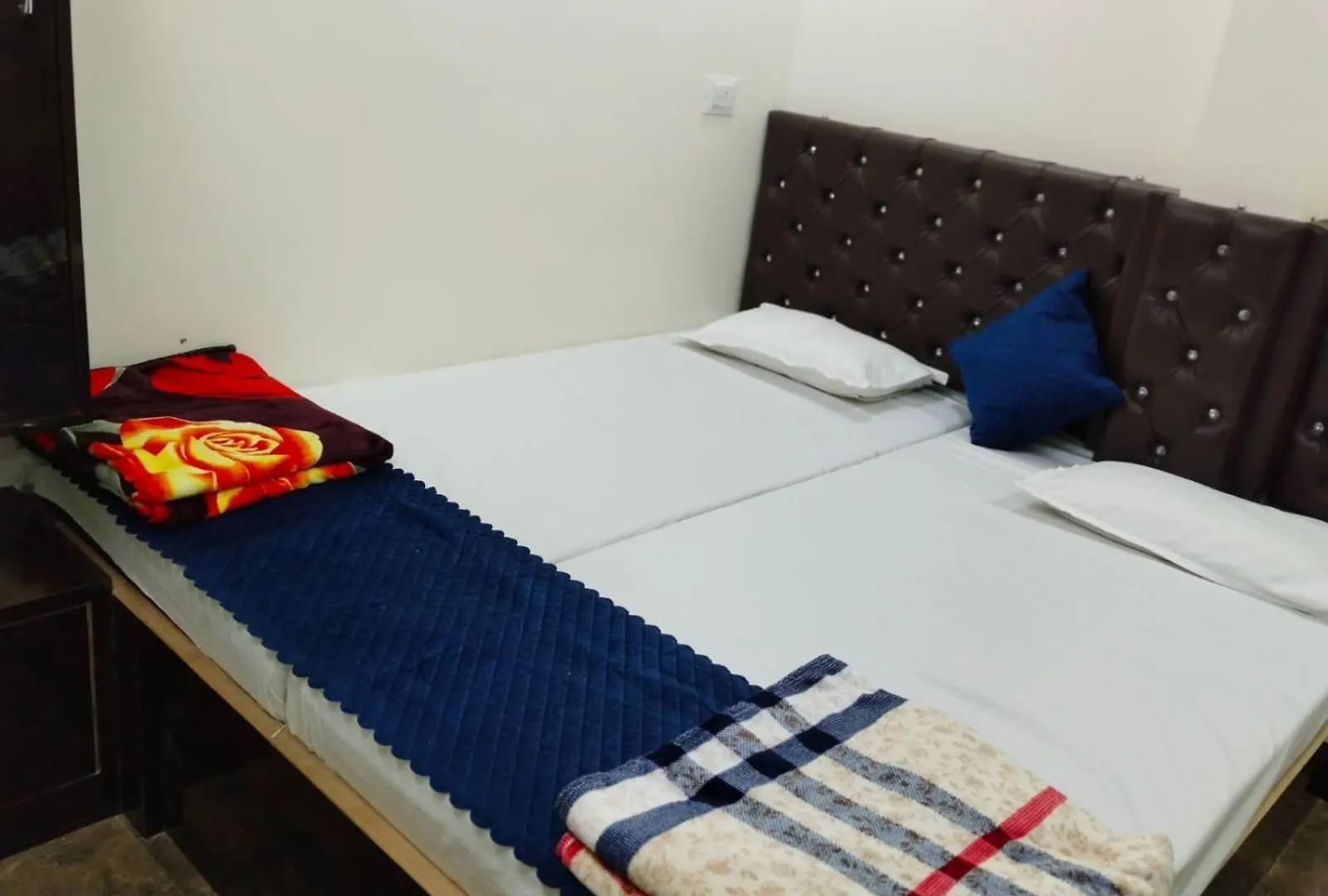 Jay Radhe Krishan Residency فاراناسي منزل للإقامة